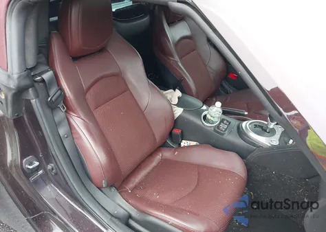 2010 Nissan 370Z Touring z USA, uszkodzony, nr VIN JN1AZ4FH1AM303591